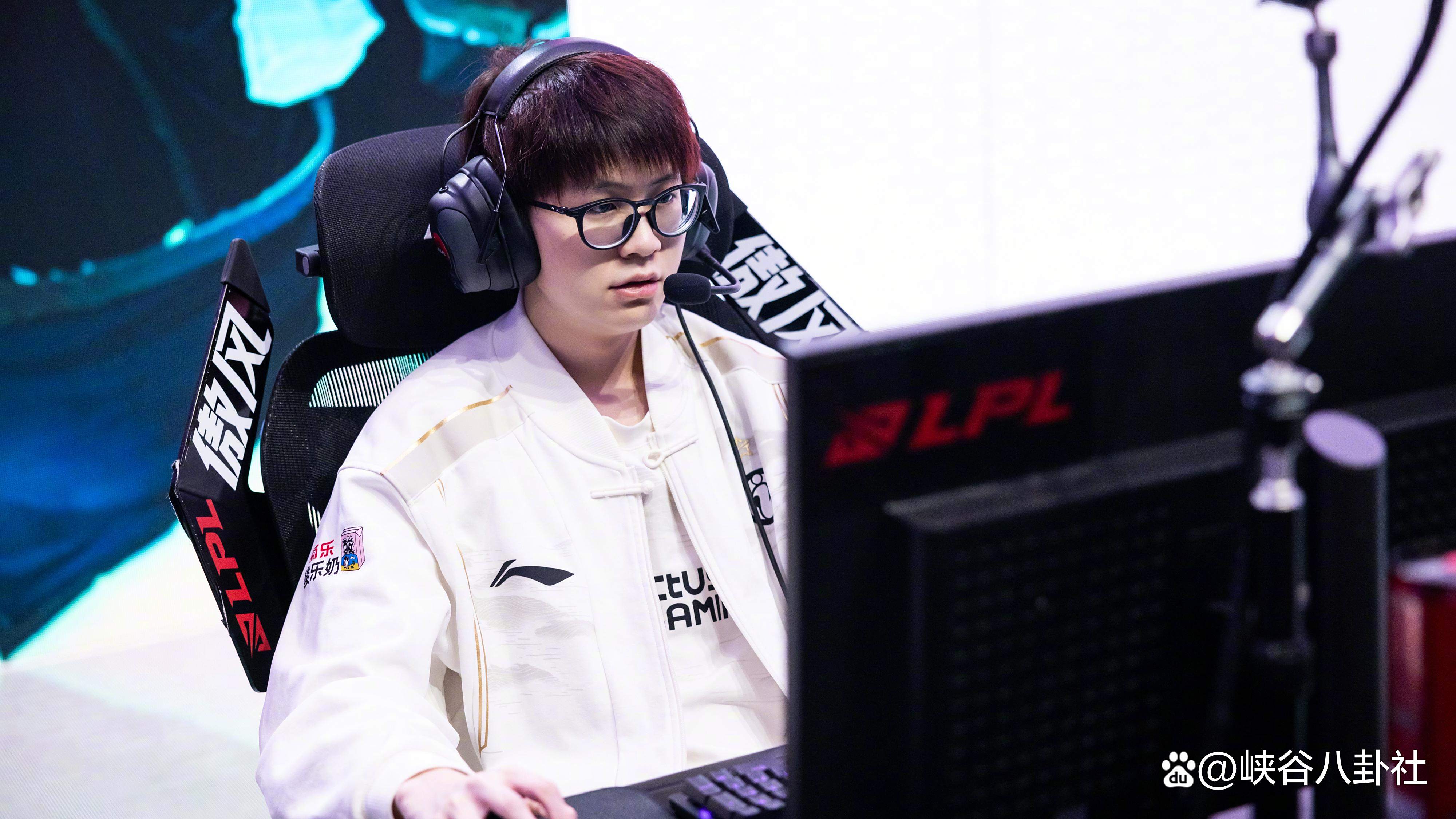 Kaiyun Sports中国官方平台包含Rookie官方宣布锐不可当新规，美国队引发争议！的词条