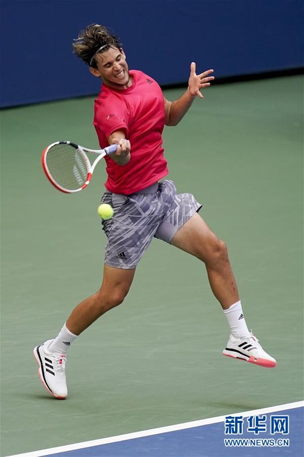 Kaiyun Sports中国官方平台包含持续失利引发热议！，蒂姆在加拿大队比赛中晋级下一阶段比赛高潮迭起的词条